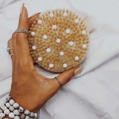 Beauty By Earth Round Dry Brush With Cellulite Massager - Image 6